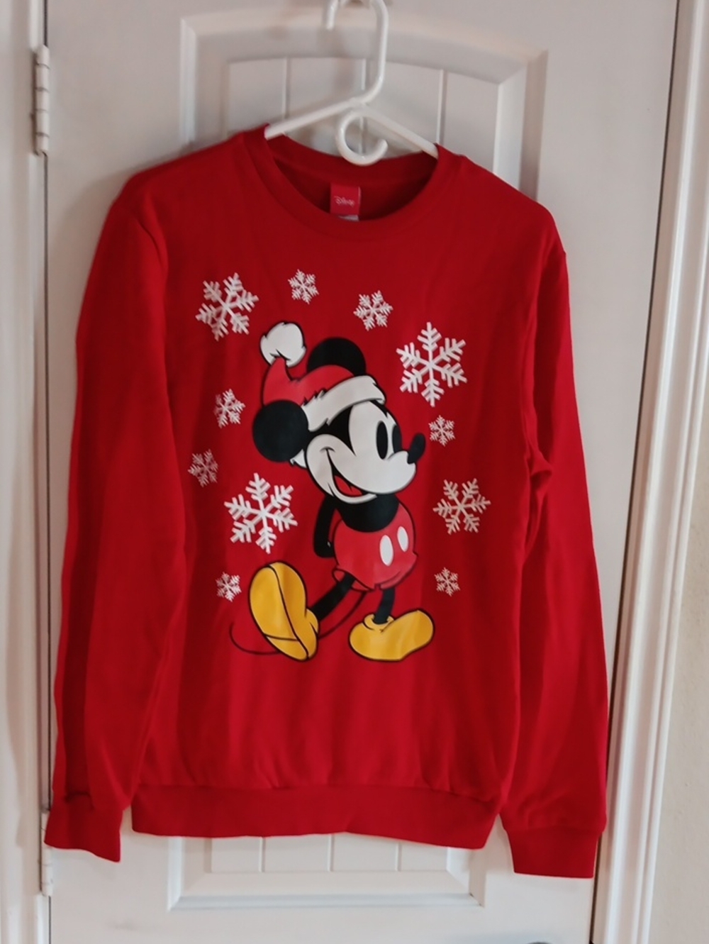 Retro Aesthetic Disney Mickey Mouse Snowy Holiday Christmas L Graphic Sweatshirt